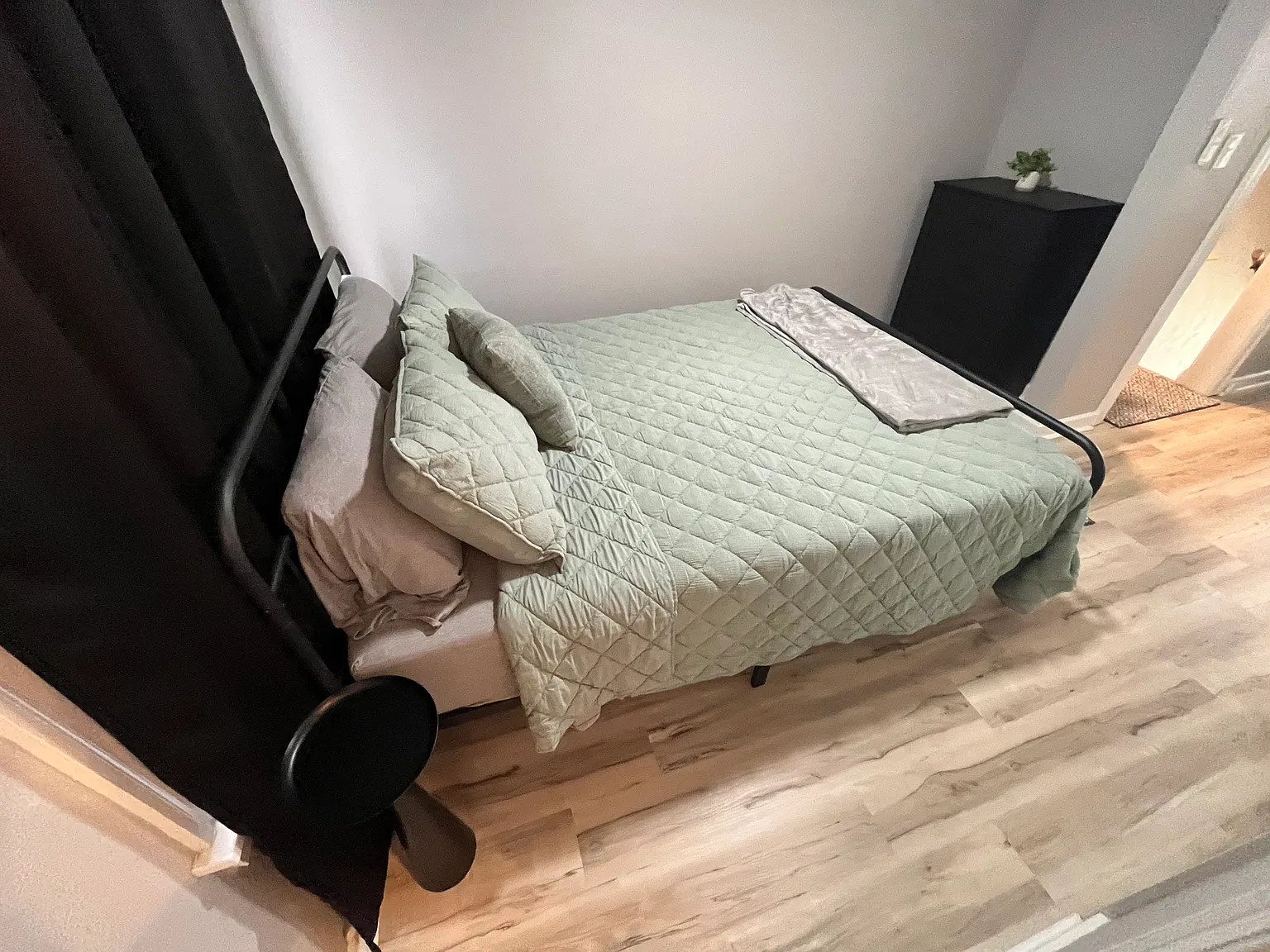 1 bed, $1,100 — Photo 3