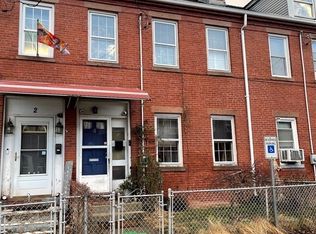 4 Center St, Holyoke, MA 01040