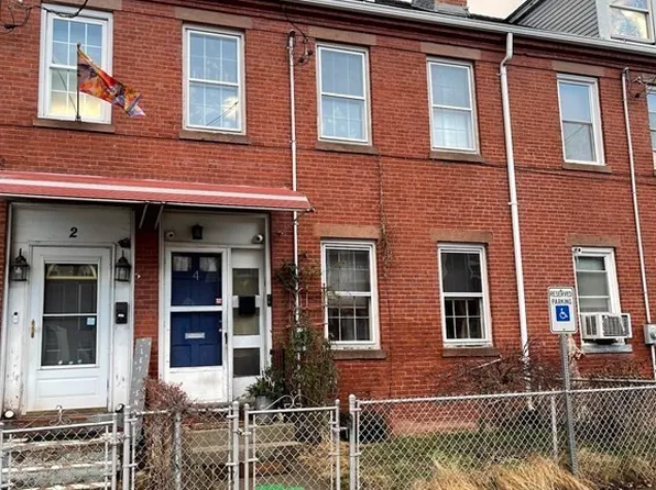 4 Center St, Holyoke, MA 01040