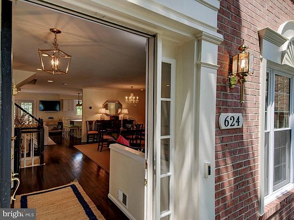 4th image of 624 Lavenham Ct