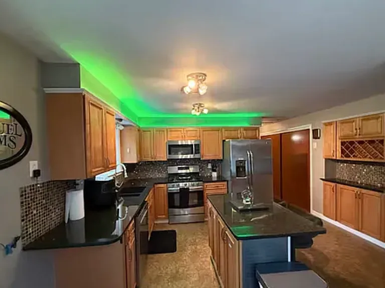 6076 Smith Rd — Photo 11