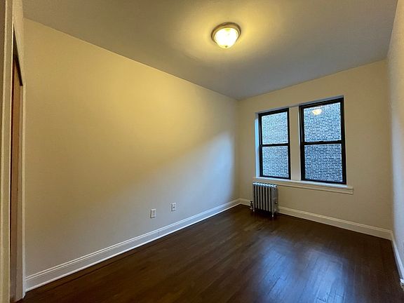 4th image of 45-55 41st St #3EE