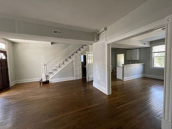 4th image of 716 N 33rd St