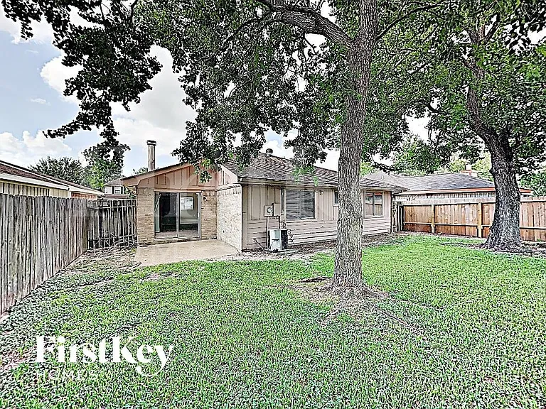 17326 Davenway Dr — Photo 12