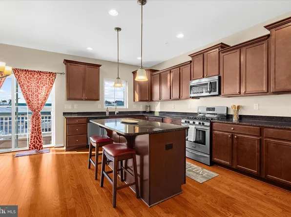 541 Bluffton Dr, Glen Burnie, MD 21060