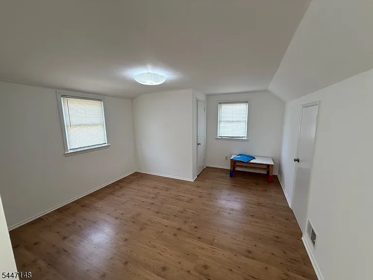 2514 Jackson Ave — Photo 10