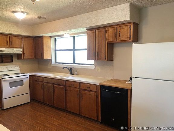 4th image of 427 W Osage Ave