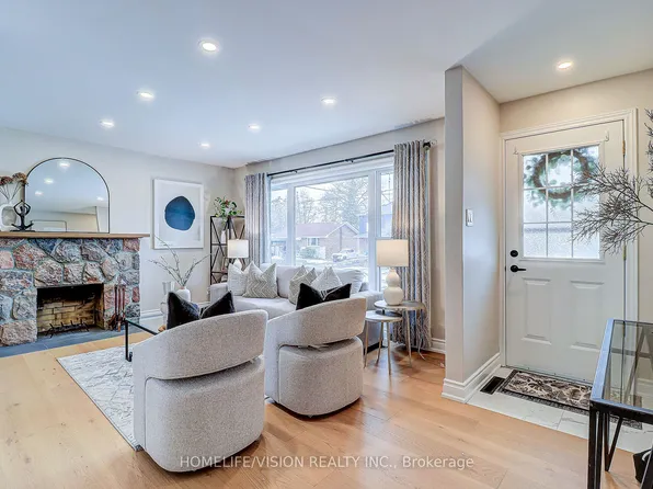 1113 Green St, Whitby, ON L1N 4G8