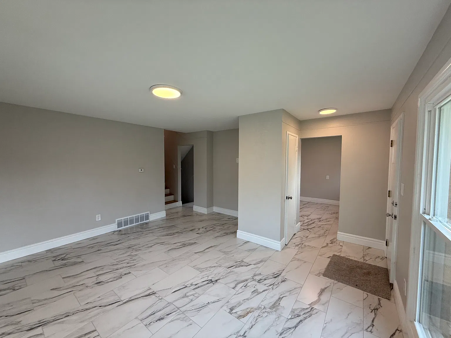 3 bed, 1420 sqft, $2,000 — Photo 3