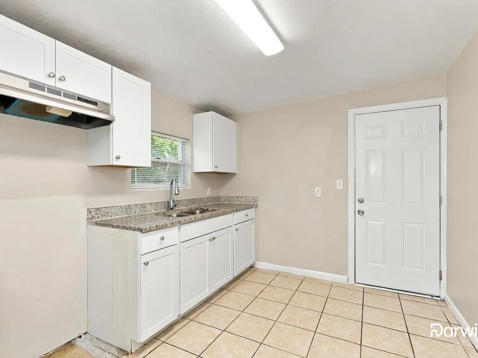 3 bed, 2.0 bath, 1025 sqft, $1,340 — Photo 3