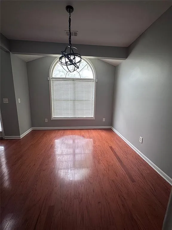 3 bed, 2.5 bath, 2382 sqft, $2,300 — Photo 2