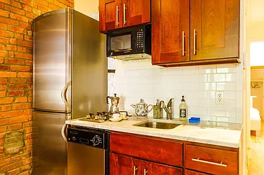 Rented by R New York