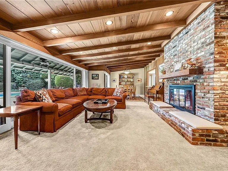 17300 Sunburst St — Photo 3