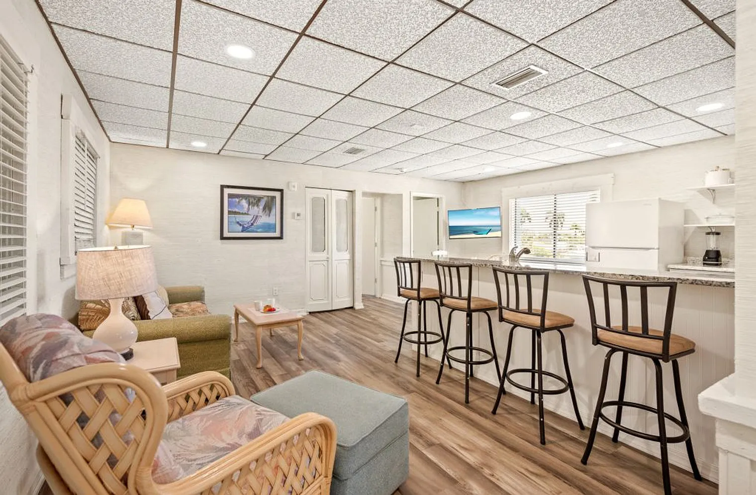 2 bed, 2.0 bath, 1345 sqft, $3,894 — Photo 2
