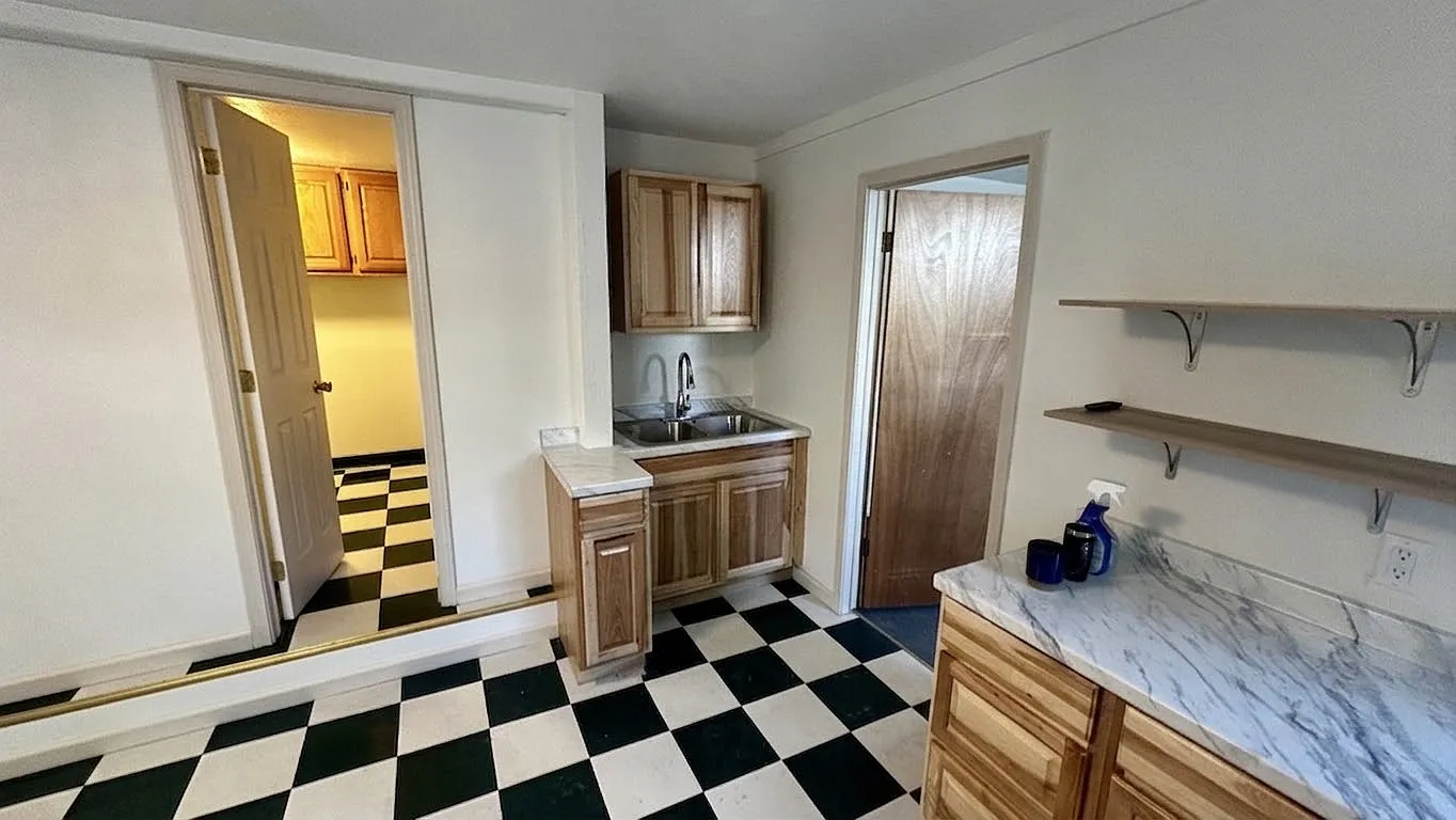 1 bed, 500 sqft, $1,250 — Photo 3