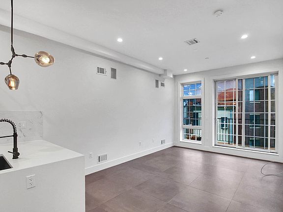 5th image of 1163 Myrtle Ave #4R
