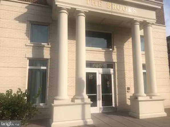 6803 Cameron Dr NW #314, Washington, DC 20016