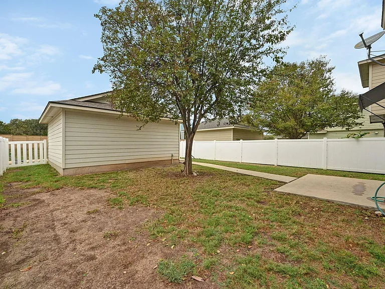 1503 Davis Mountain Loop — Photo 29