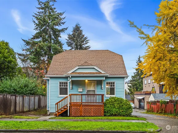 6714 Fremont Avenue N, Seattle, WA 98103