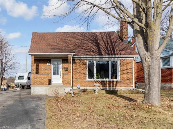 52 Dover St, Waterloo, ON N2J 1Z1