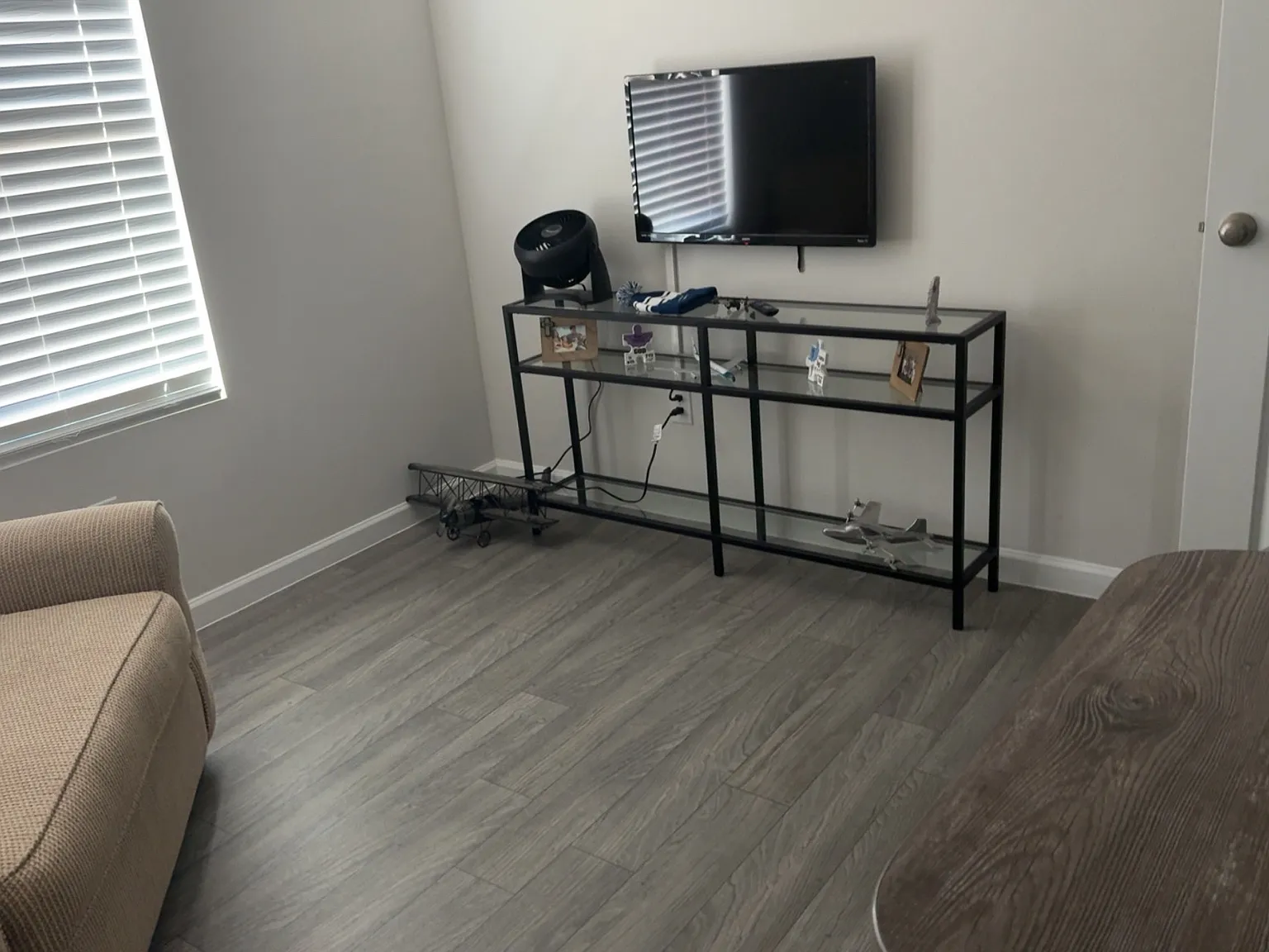 3 bed, 1700 sqft, $3,200 — Photo 4