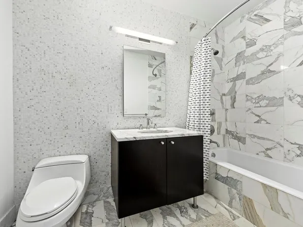 46-30 Center Boulevard image 7 of 8