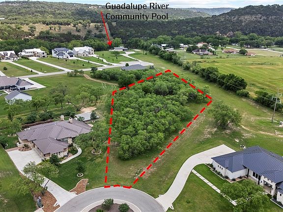 3rd image of 831 Wade Rd