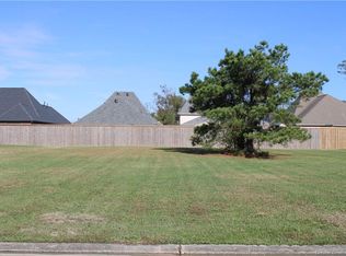 Chiara Dr, Sulphur, LA 70663