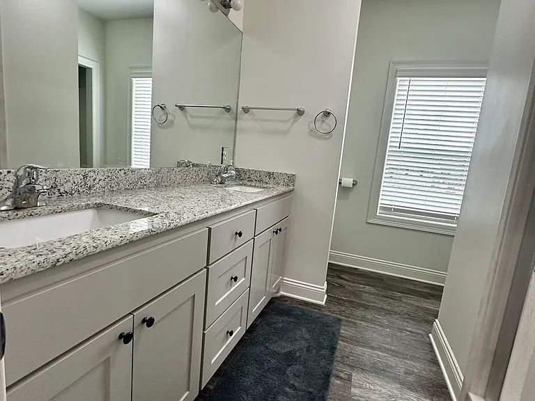 2310 Timberlane Dr — Photo 7
