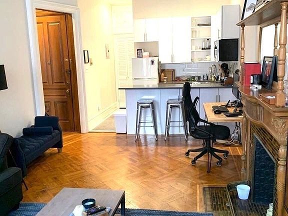 2nd image of 44 W 71st St APT 4