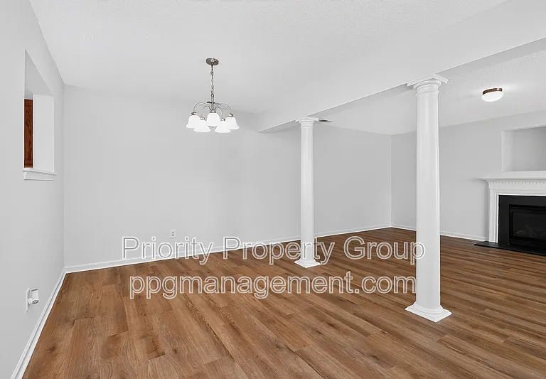 3204 Barons Court Rd — Photo 12