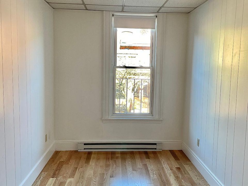 1st image of 272 Newbury St APT 6
