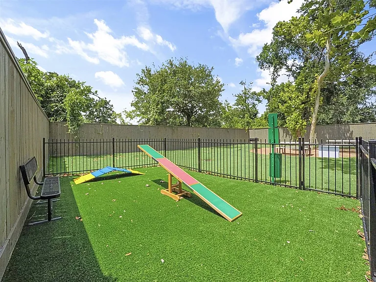 2410 Vaughn St #E — Photo 31