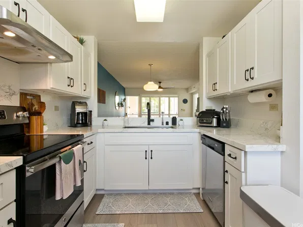 3054 Ala Poha Pl APT 411, Honolulu, HI 96818