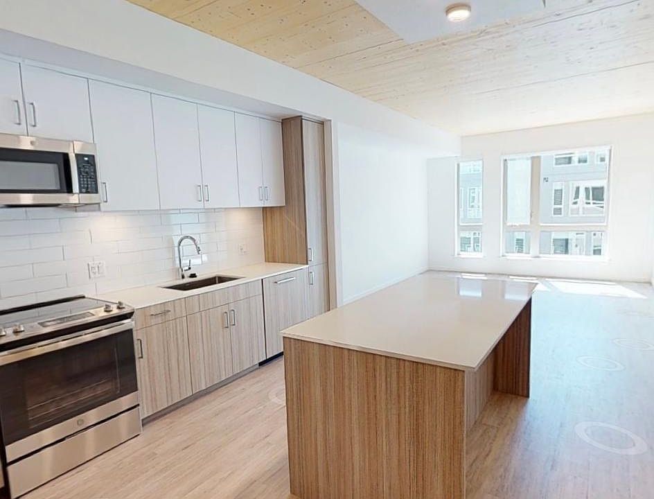 1st image of 3202 W 17th Ave #637