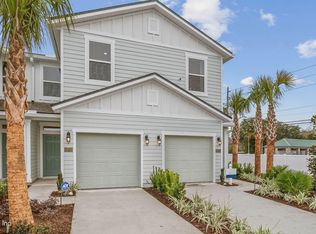 628 Celtic Dr, Jacksonville, FL 32218