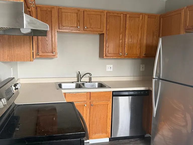 1053 County Road D E — Photo 3