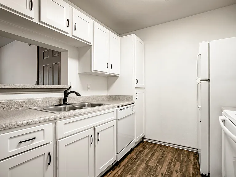 McKinney Park Apartments — Photo 13