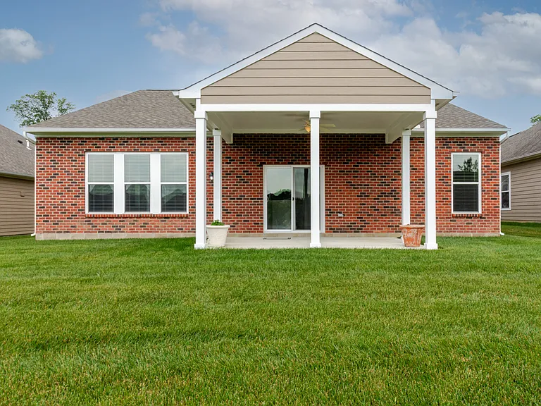 476 Carrick Dr — Photo 36