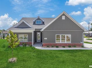 401 Dolan Dr, Blue Grass, IA