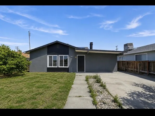 12656 W H St, Kerman, CA 93630