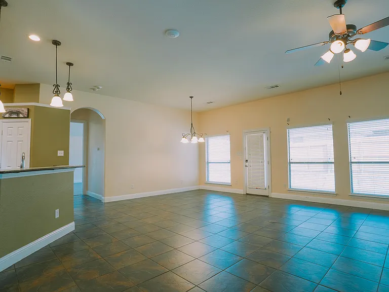 3240 Paseo — Photo 9