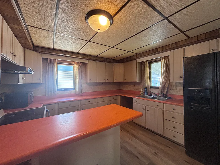 1611 Jackson St — Photo 7