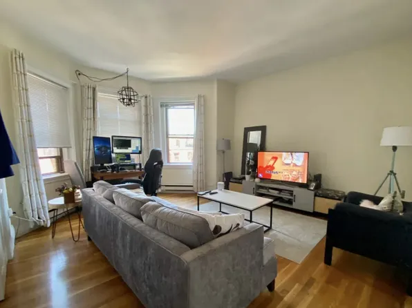 913 Boylston St, Boston, MA 02115