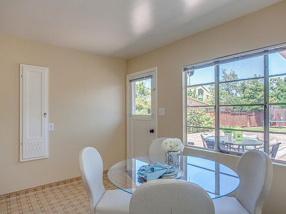 5th image of 444 Terrace Dr