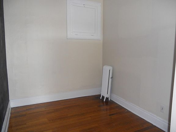 4th image of 228 Lexington Ave APT 11