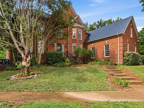 2nd image of 420 Chamberlain Park Ln