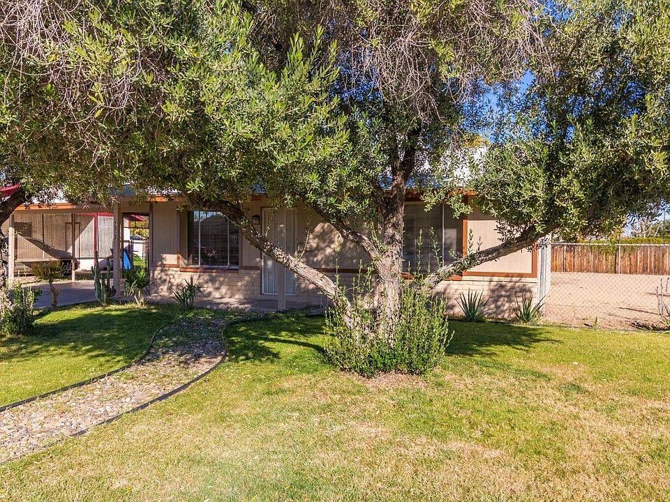 1st image of 2302 W Poinsettia Dr