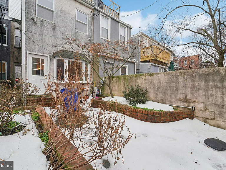 2206 E Baltimore St — Photo 34