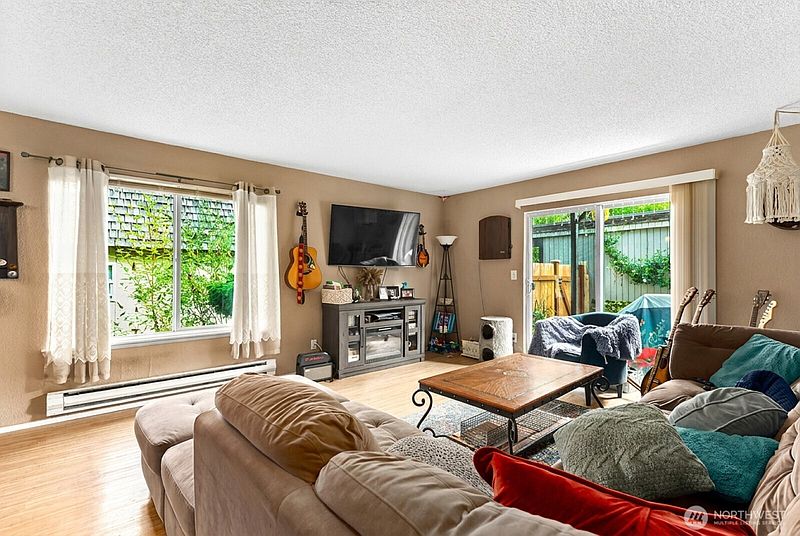 2nd image of 8632 26th Avenue SW